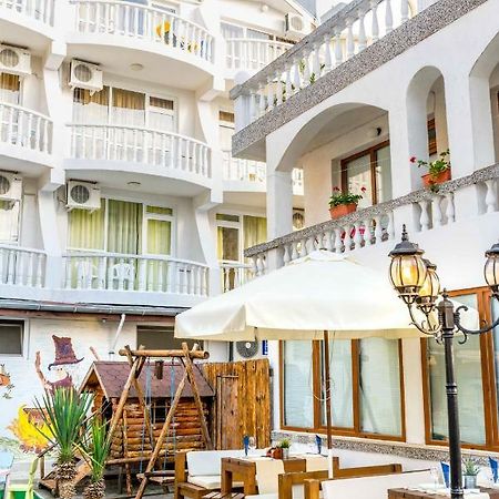לוזנטס Hotel Yanis מראה חיצוני תמונה