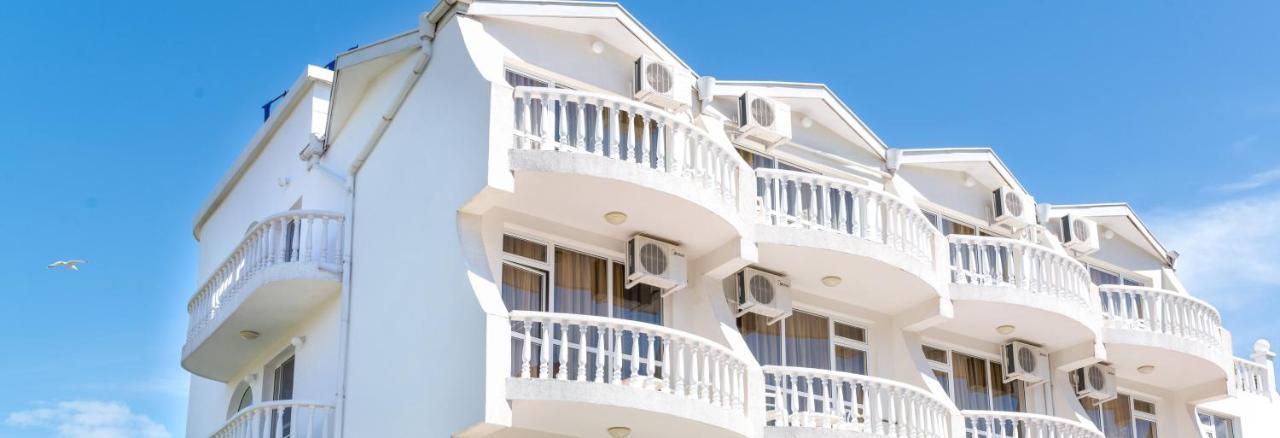 לוזנטס Hotel Yanis מראה חיצוני תמונה