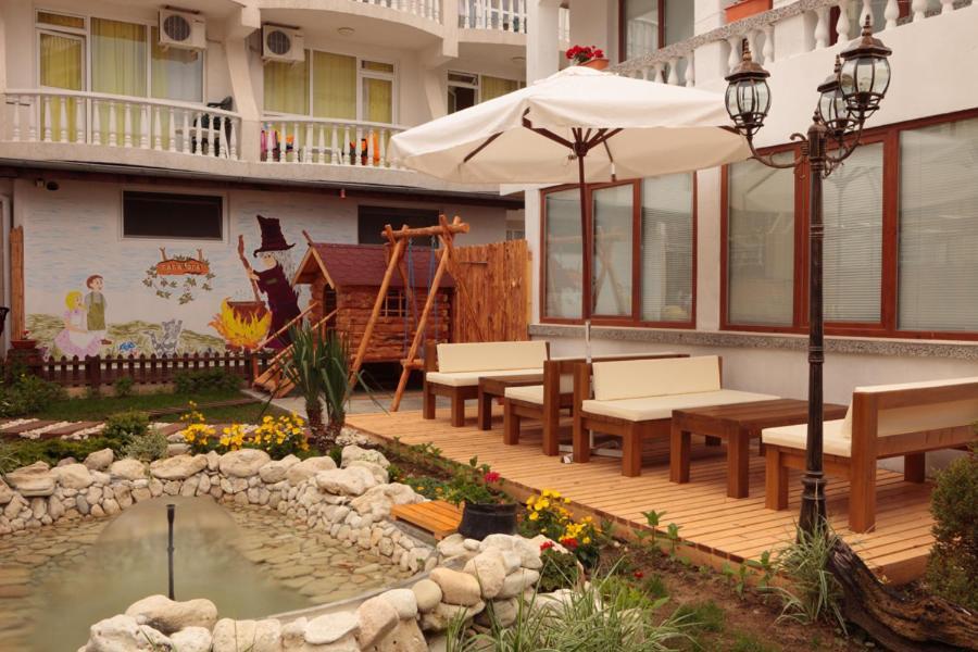 לוזנטס Hotel Yanis מראה חיצוני תמונה