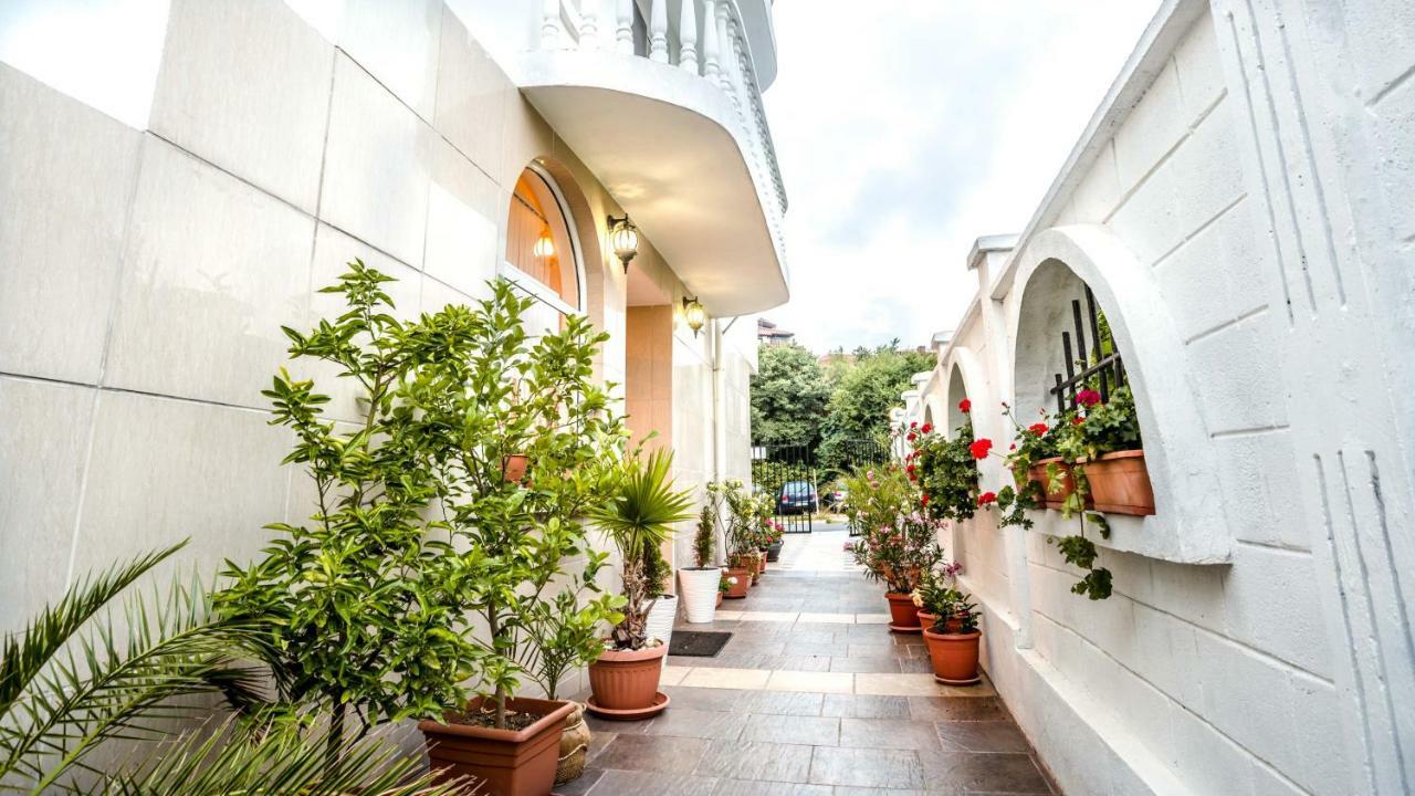 לוזנטס Hotel Yanis מראה חיצוני תמונה