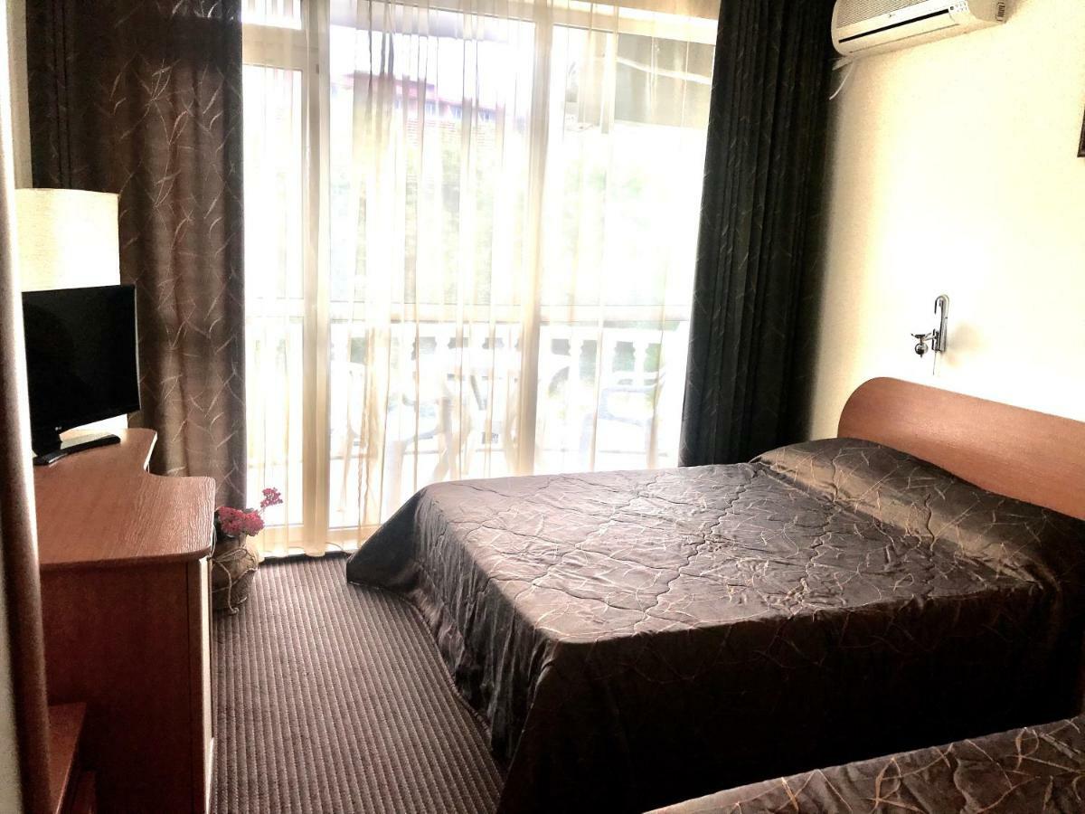 לוזנטס Hotel Yanis מראה חיצוני תמונה