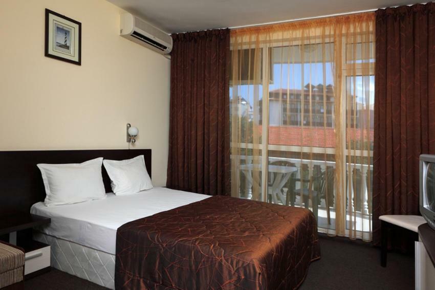 לוזנטס Hotel Yanis מראה חיצוני תמונה