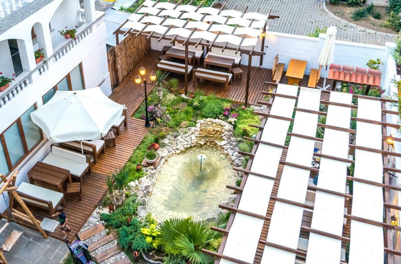 לוזנטס Hotel Yanis מראה חיצוני תמונה